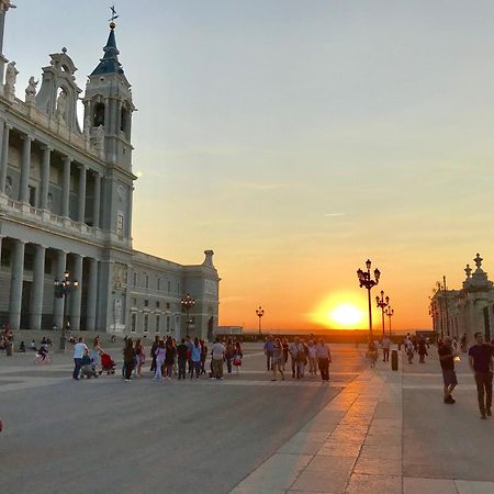 Latina Palace Madrid Kültér fotó